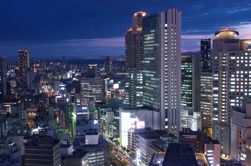 大阪駅前第三ビル展望フロアーからの夜景