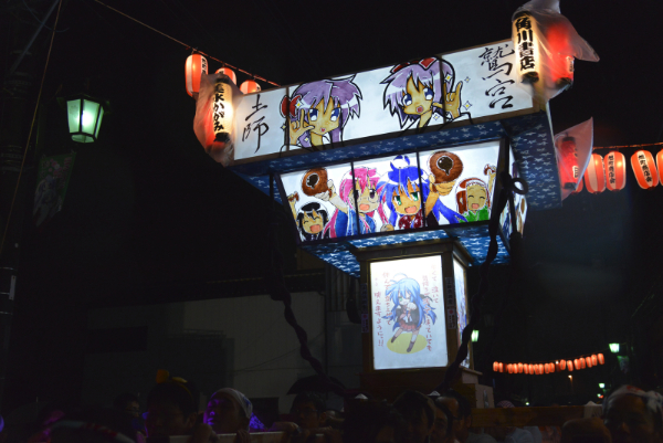 069　土師祭2015　内側から照らし宵闇に映える「らき☆すた神輿」
